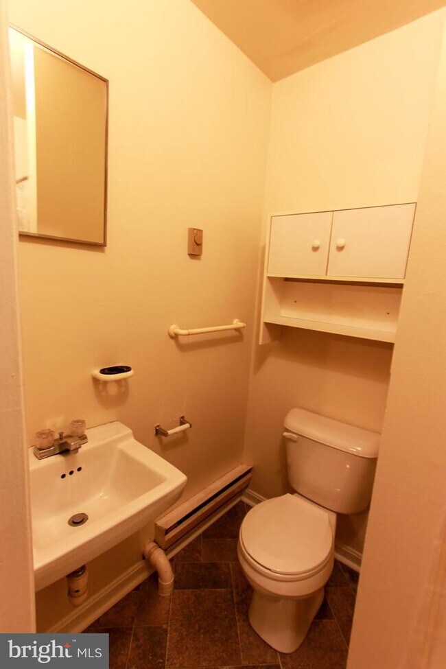 Building Photo - 28 Talcon Ct