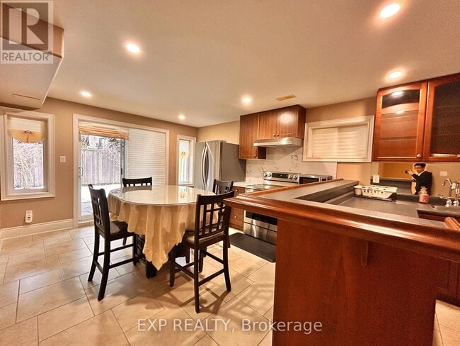 Building Photo - 29 Ridgestone Dr