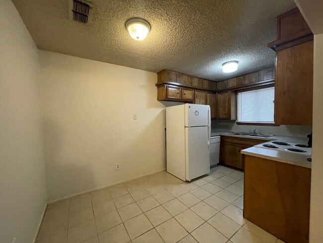 Building Photo - 7401 Avenue X