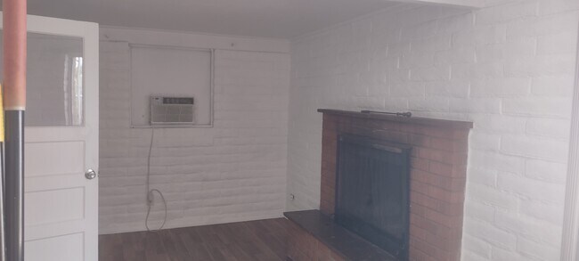 Foto del edificio - 4725 E 25th St