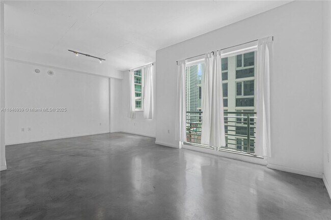 Foto del edificio - 234 NE 3rd St