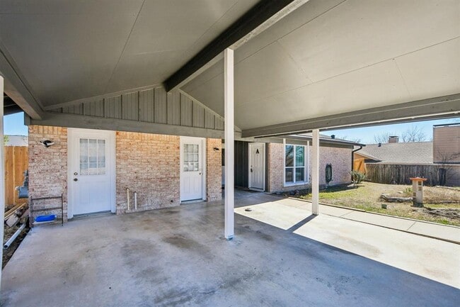 Building Photo - 9413 Quail Meadow Dr