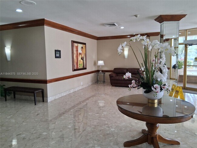 Foto del edificio - 100 Golden Isles Dr