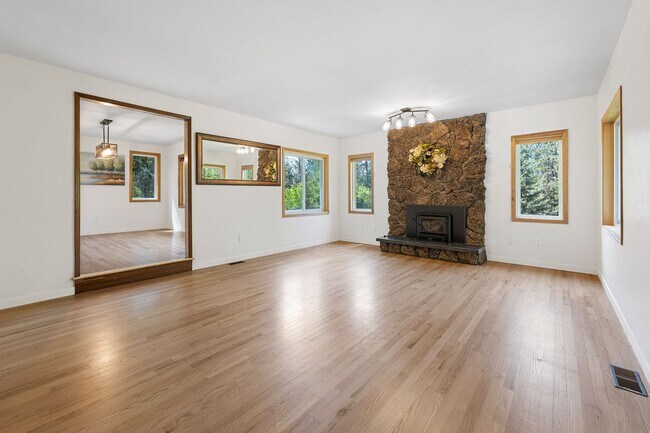 Foto del edificio - Beautiful 5-Bedroom close to Greenbluff. M...