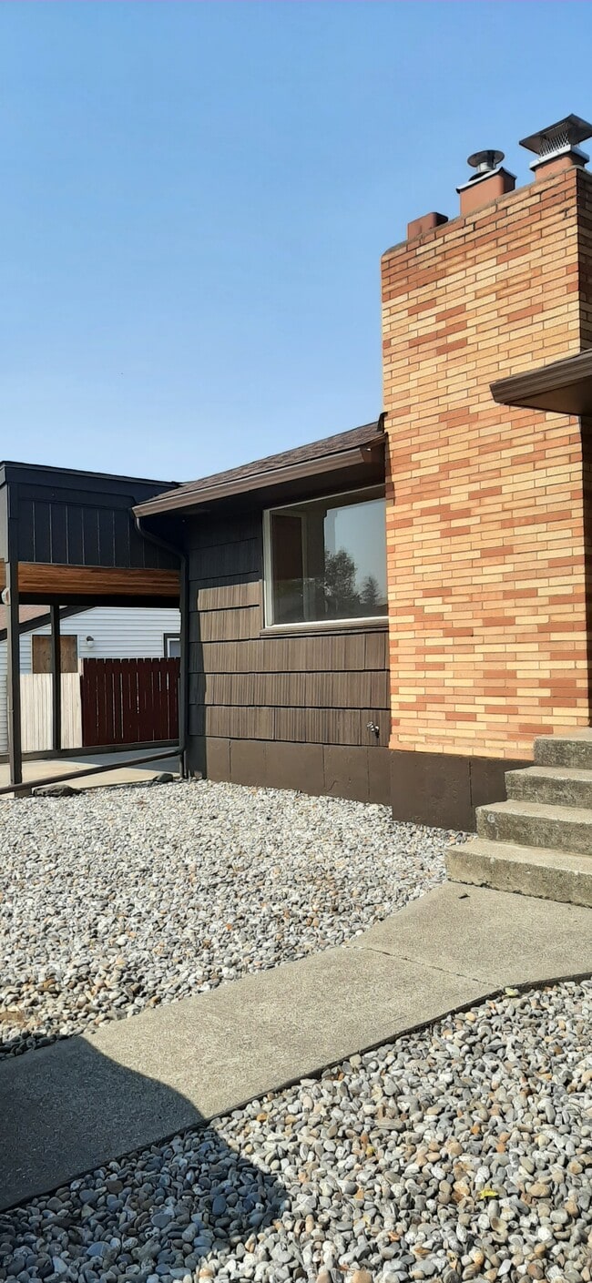 Building Photo - 3717 E 30th Ave