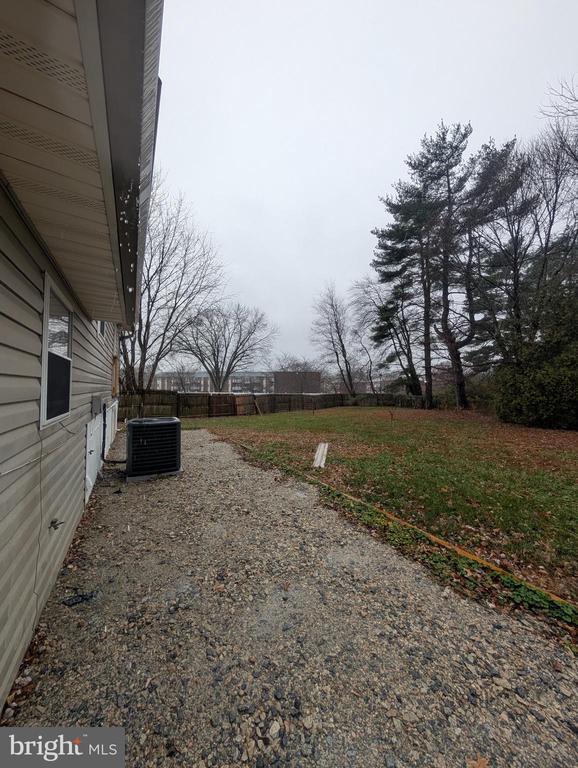 Building Photo - 2 Hawkesbury Ct