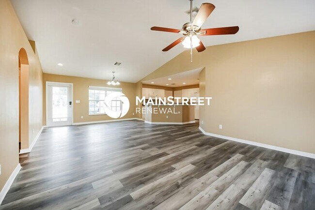 Foto del edificio - 3 Bedroom Pet-Friendly Home in LEHIGH ACRES, FL with Main Street Renewal