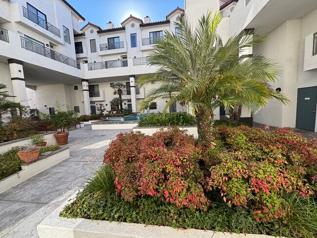 Foto del edificio - 111 S Oak Knoll Ave