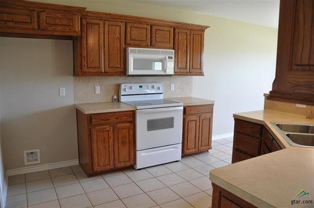 Building Photo - Coming Soon: Stunning 3 Bedroom, 2 Bathroo...
