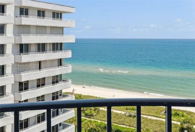 Building Photo - 8877 Collins Ave