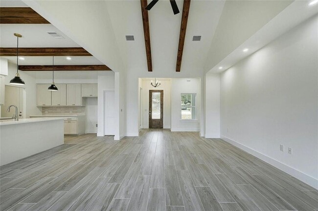 Building Photo - 14 Rhapsody Ln
