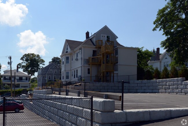 Building Photo - 11 Clyfton St