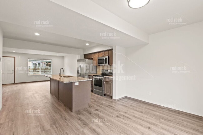 Building Photo - 4331 East 8th Avenue - 2