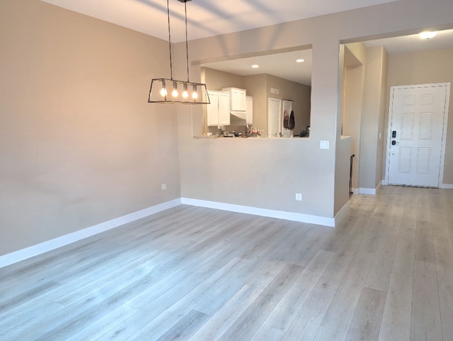 Building Photo - 41092 N Salix Dr
