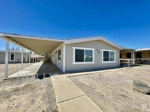Building Photo - 738 Swan Dr
