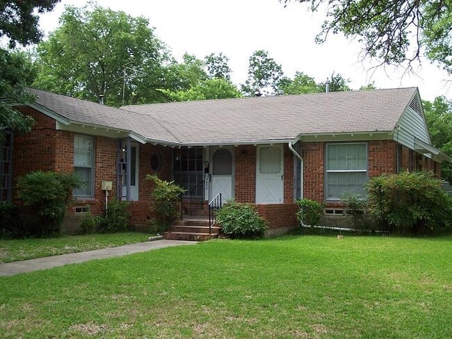 Building Photo - 5830 Penrose Ave