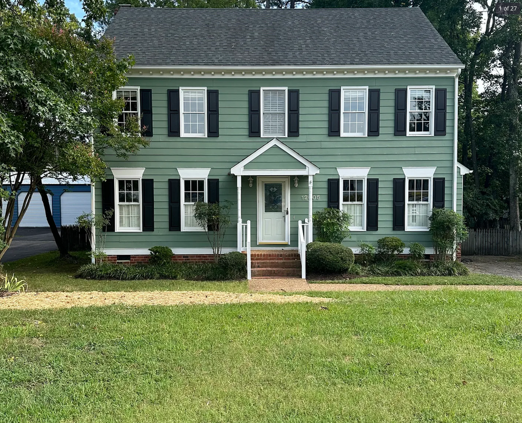 Primary Photo - Beautiful Home in Convenient Location to S...