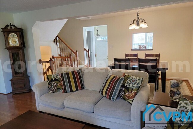 Foto del edificio - 8511 Pine Meadows Dr