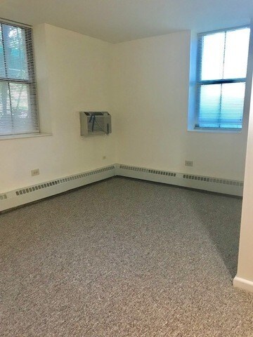 Foto del edificio - 7824 Madison St