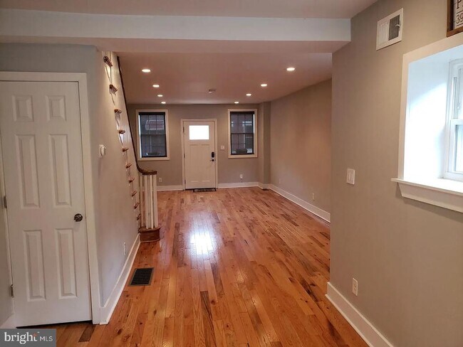 Foto del edificio - 2121 Oakford St