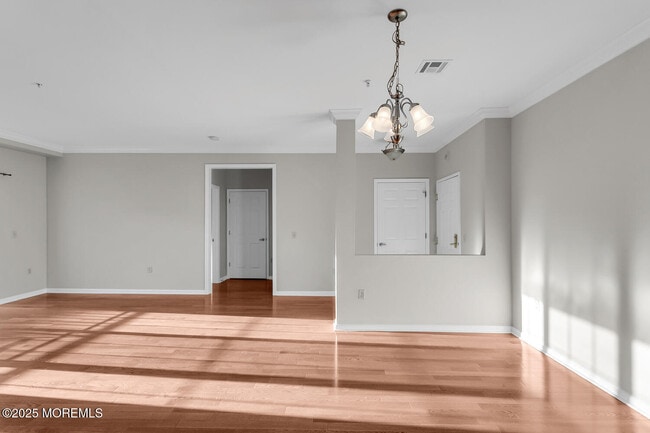 Foto del edificio - 325 Regency Pl