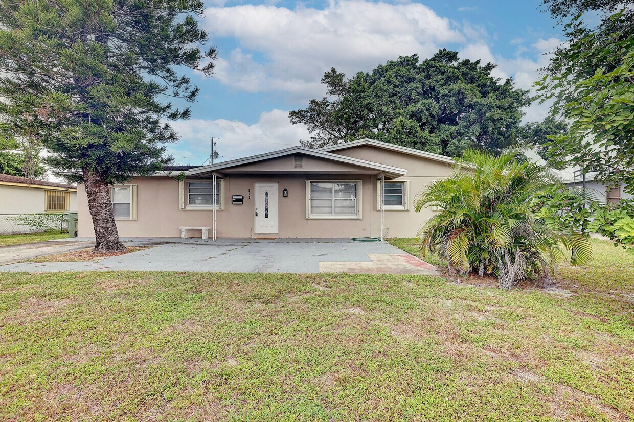 Foto principal - 913 SE 10th St