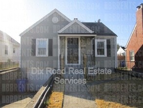 Building Photo - 743 Coralie St