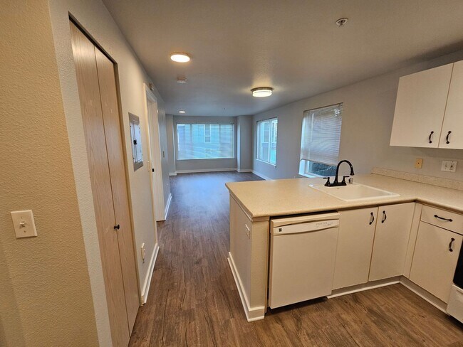 Foto del edificio - Modern 1BR on First Hill – In-Unit Laundry, Secure Parking, Steps to Pill Hill & Seattle U