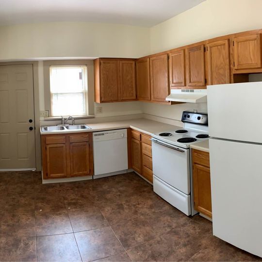 Primary Photo - 373 W 3rd Ave