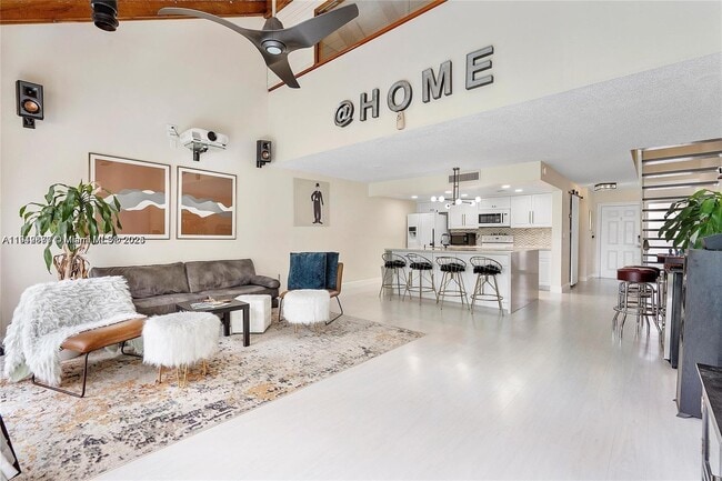 Building Photo - 1281 W Fairway Rd