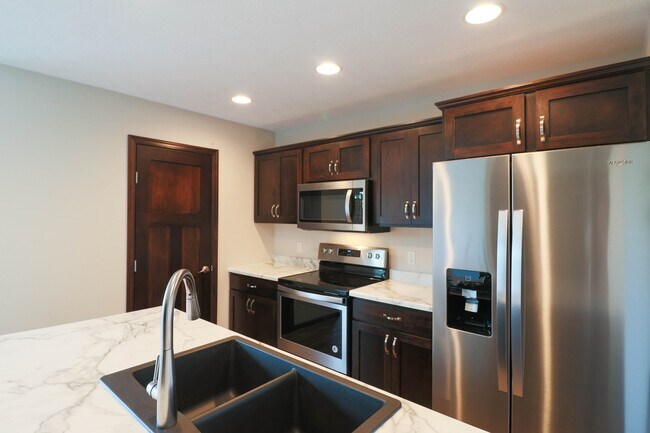 Building Photo - 9420-9422 W Gert St (Alpha Team)