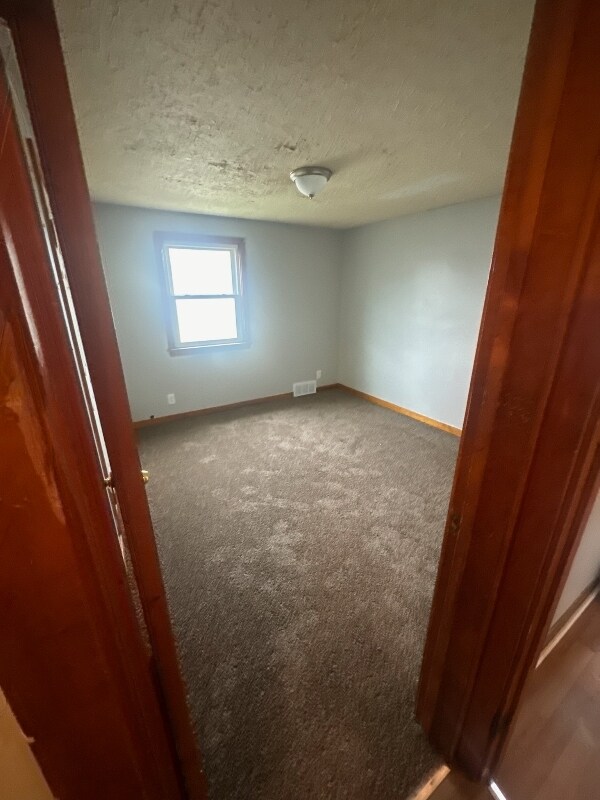 Foto del edificio - 80 Haller Ave