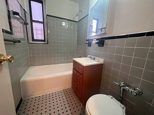 Building Photo - 1 bedroom in BRONX NY 10467