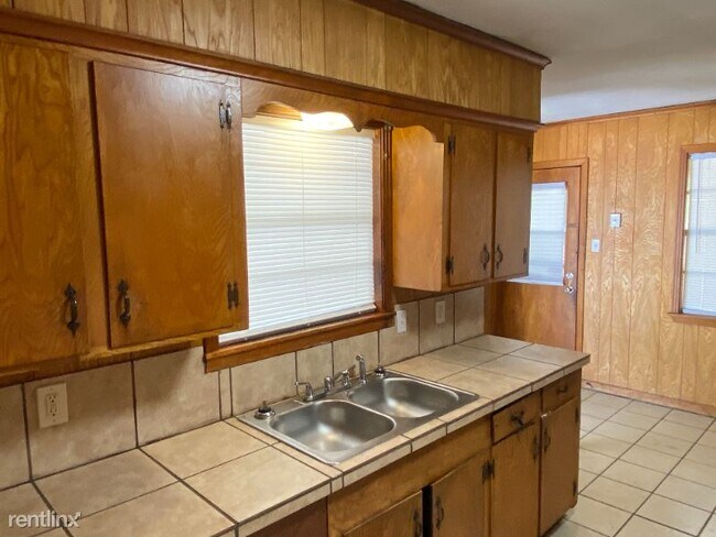 Foto del edificio - 3 br, 2 bath House - 1770 Dorgan St