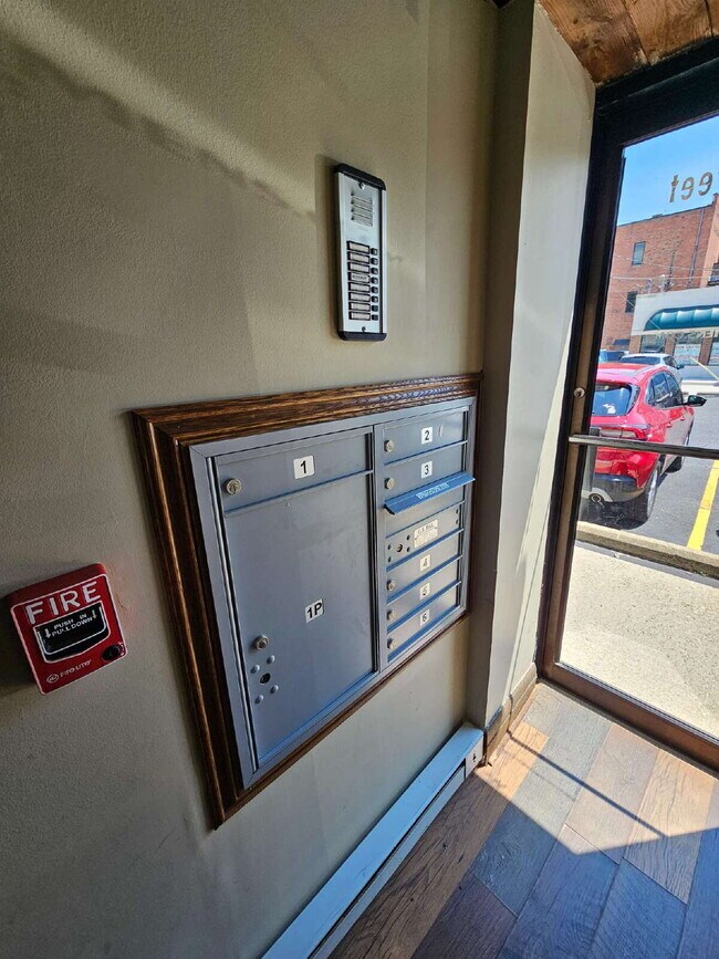 Building Photo - Unique 2 Bedroom Downtown Mount Clemens Loft with Updated Kitchen, Spacious Living Room, Balcony ...