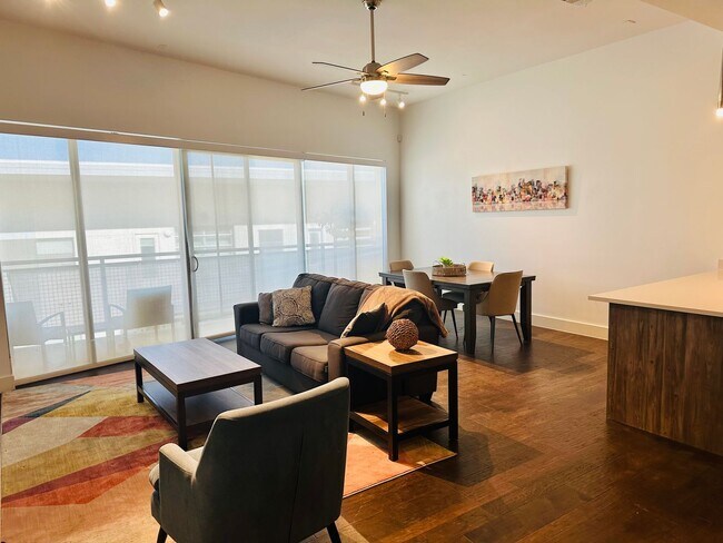 Building Photo - Modern 1 Bedroom in The Cedars