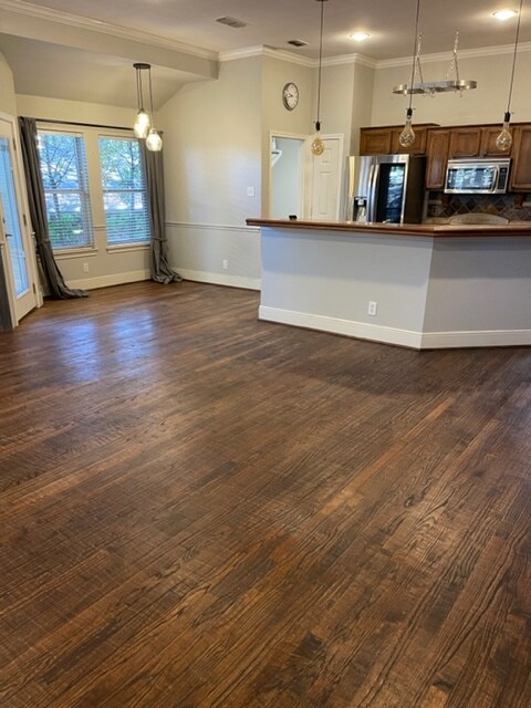 Building Photo - 5925 Sagebrush Trail
