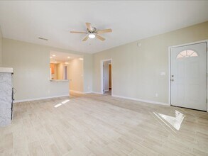 Building Photo - 1421 N Louis Ave