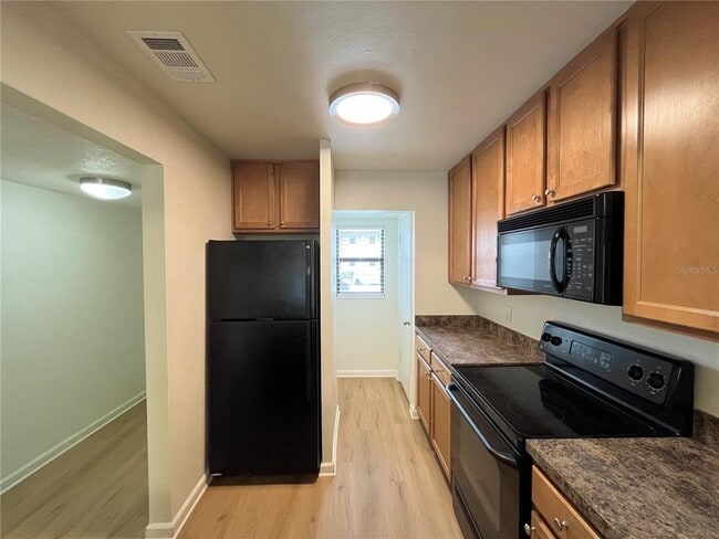 Building Photo - 2884 Plaza Terrace Dr