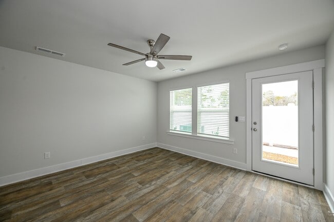 Building Photo - 111 S Grassland Rd