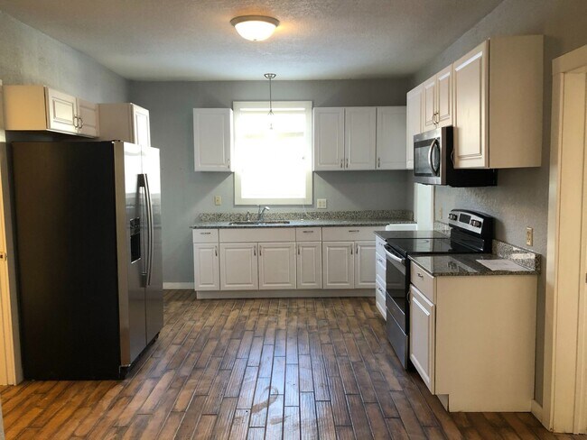 Building Photo - 421 Mount Ida