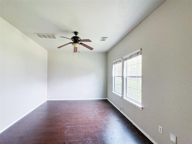 Foto del edificio - 6406 Provident Green Dr
