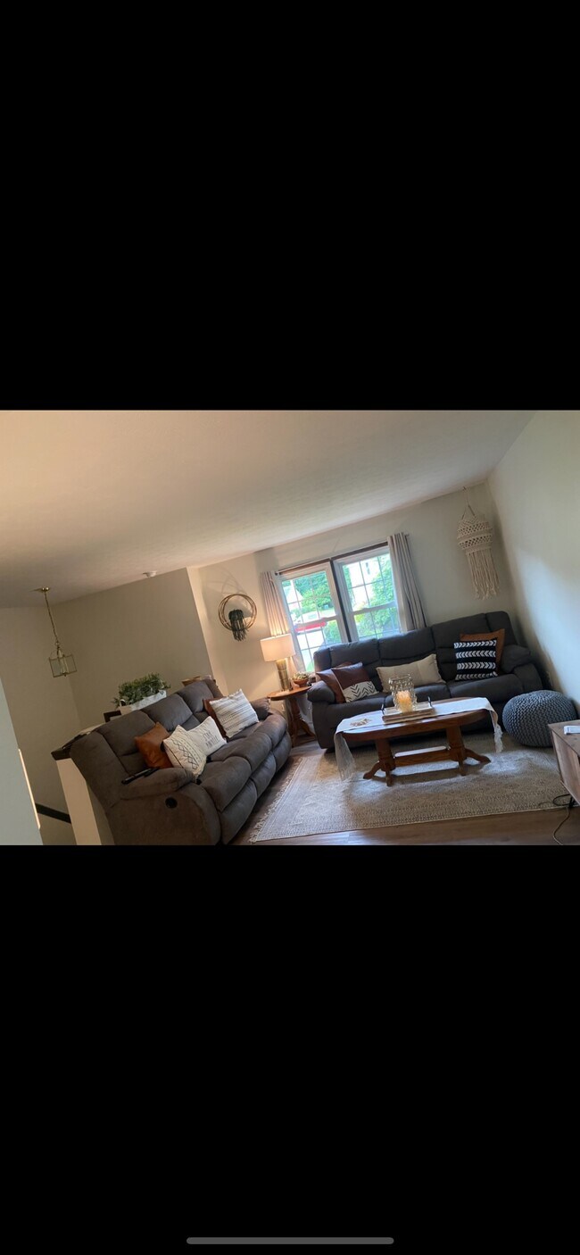 1915 Maxwell Ave, Point Pleasant, WV 25550 House Rental in Point