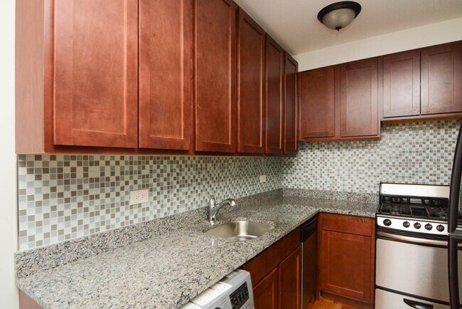 Foto del edificio - 562 W Arlington Pl