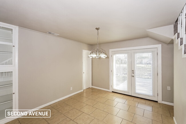 Building Photo - 7608 Deaver Dr