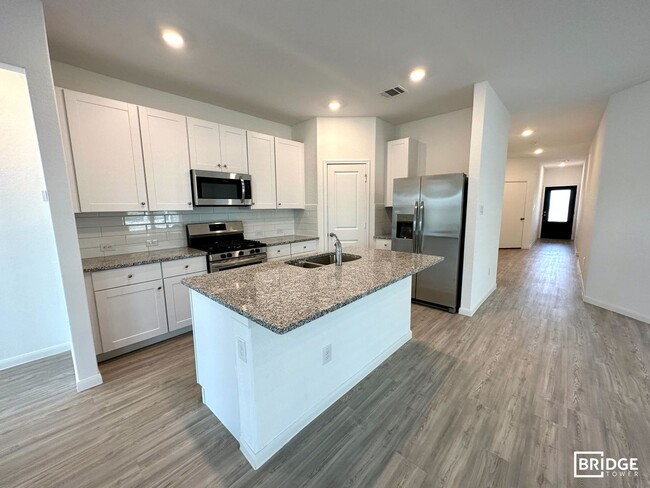 Building Photo - 1228 Treehouse Ln