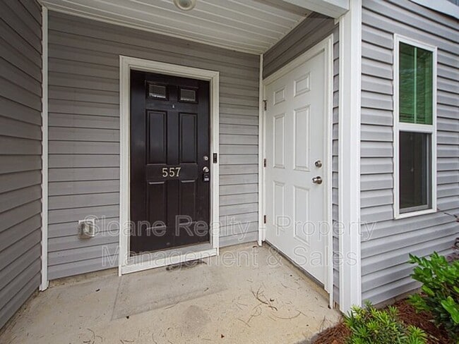Building Photo - 557 Truman Dr