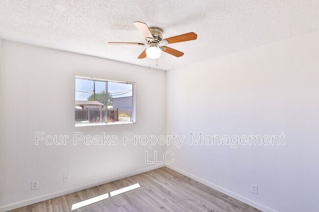 Foto del edificio - 1417 E Southern Ave