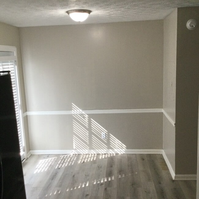 Building Photo - 5345 Ridgemere Ct