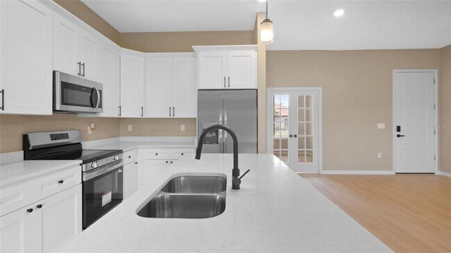 Building Photo - 13639 Begonia Cir